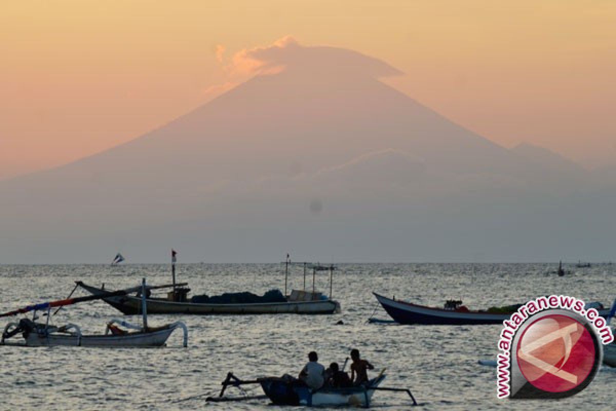 Pelindo Lembar Antisipasi Dampak Gunung Agung 