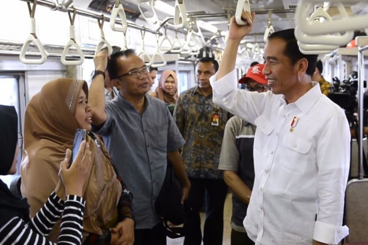 President Jokowi calls to strengthen household economy