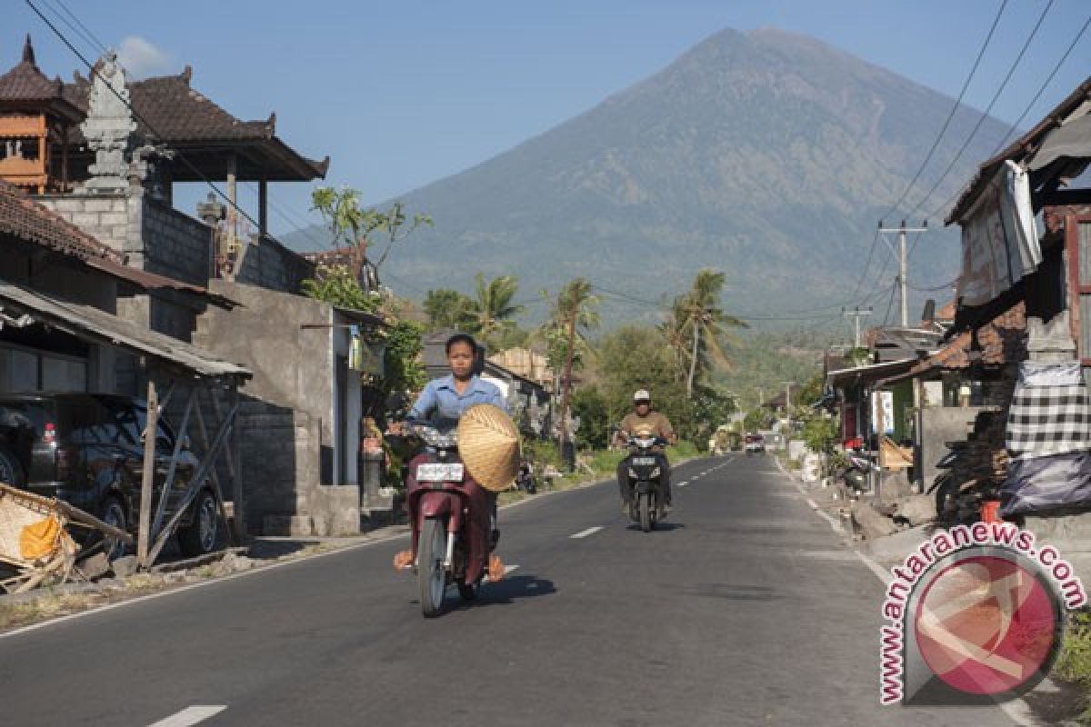 Gubernur Bali nyatakan darurat penanganan pengungsi Gunung Agung