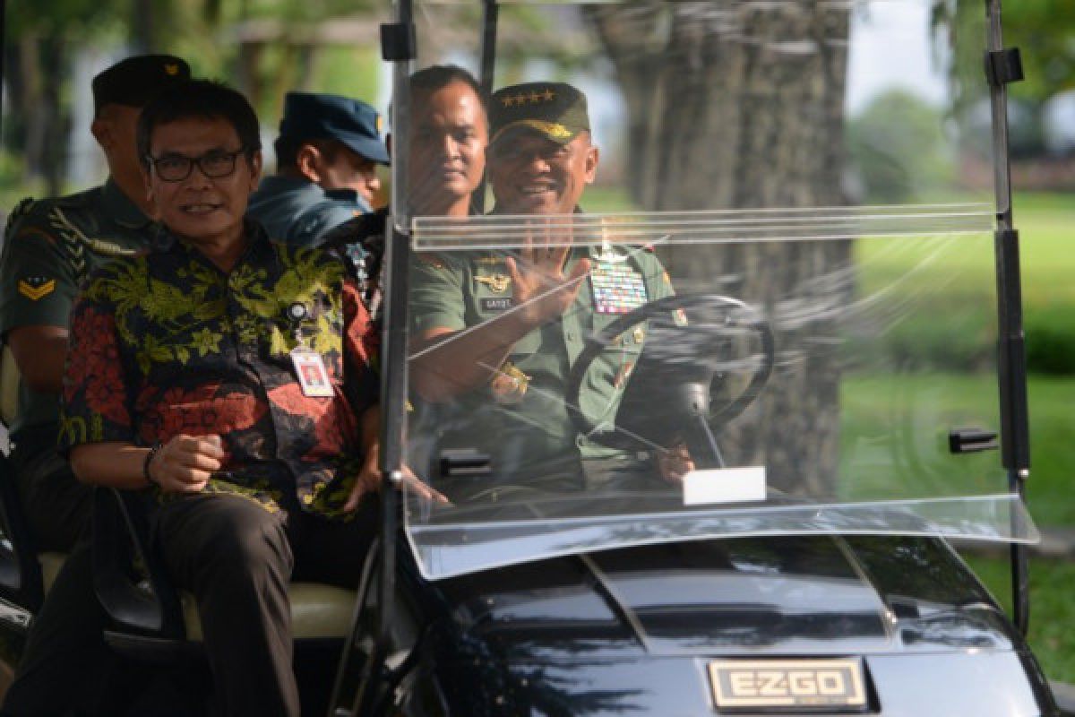 Panglima TNI di Istana Kepresidenan