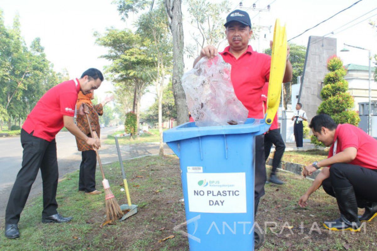 BPJS Ketenagakerjaan Peduli Lingkungan Sekitar