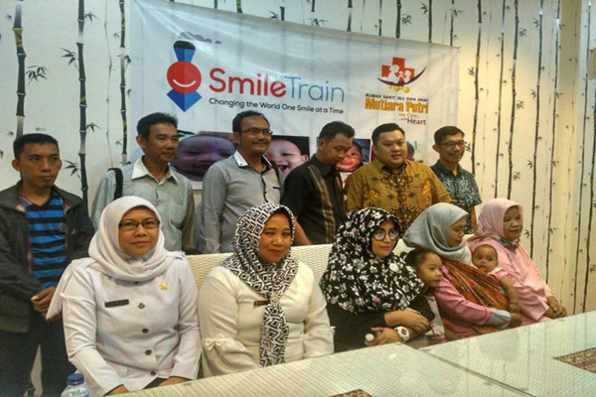 Smile Train Operasi Bibir Sumbing Anak Lampung