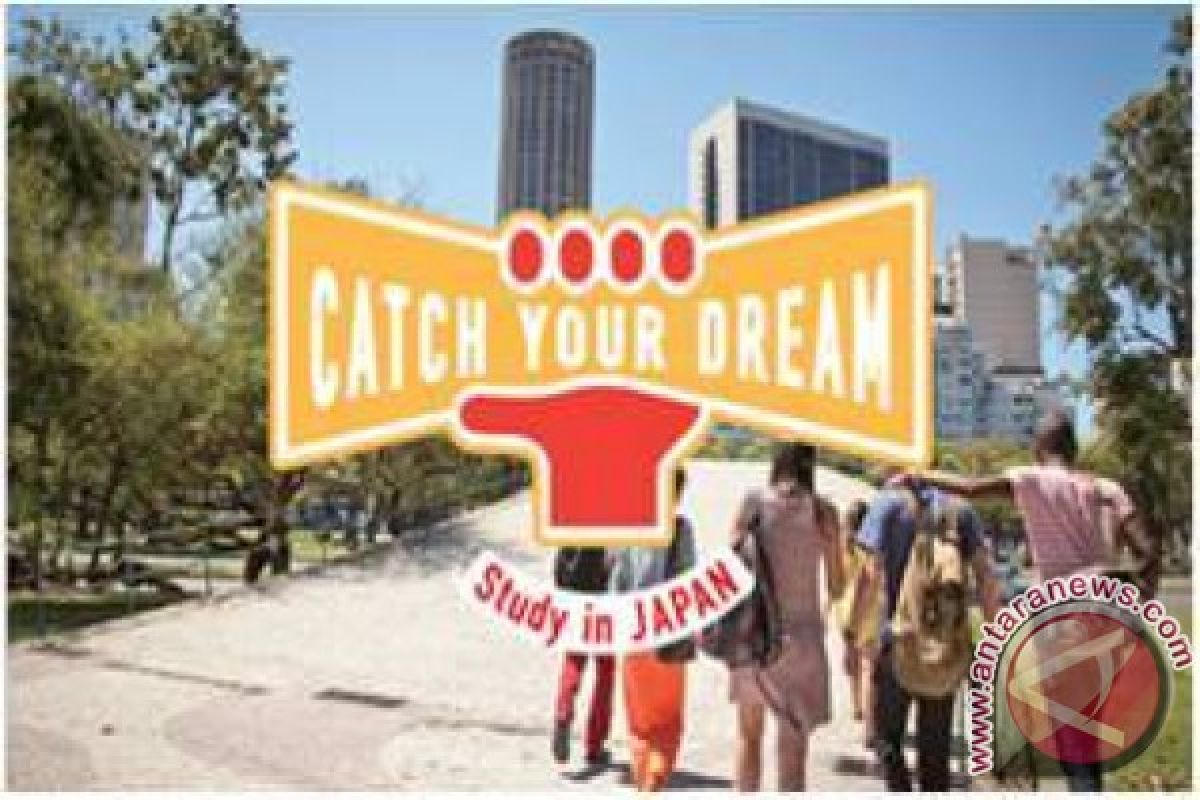 WAKUWAKU JAPAN: "Catch Your Dream!-Study in Japan-"