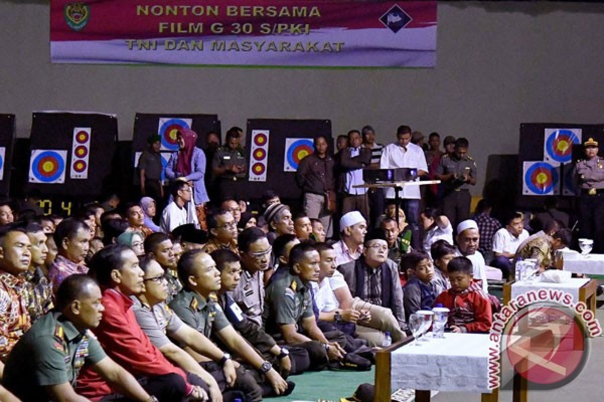 Panglima TNI dan Presiden Jokowi nonton bareng Penumpasan Pengkhianatan G-30S/PKI