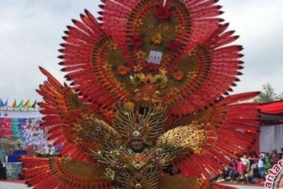 Jumlah Peserta Malang Flower Carnival 2017 Membludak