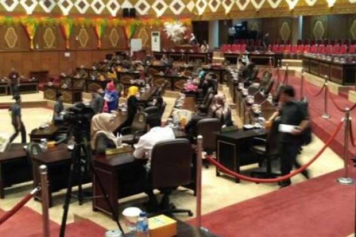 Kalangan Legislator Riau Soroti Ketidakhadiran Gubernur Dalam Paripurna RTRW