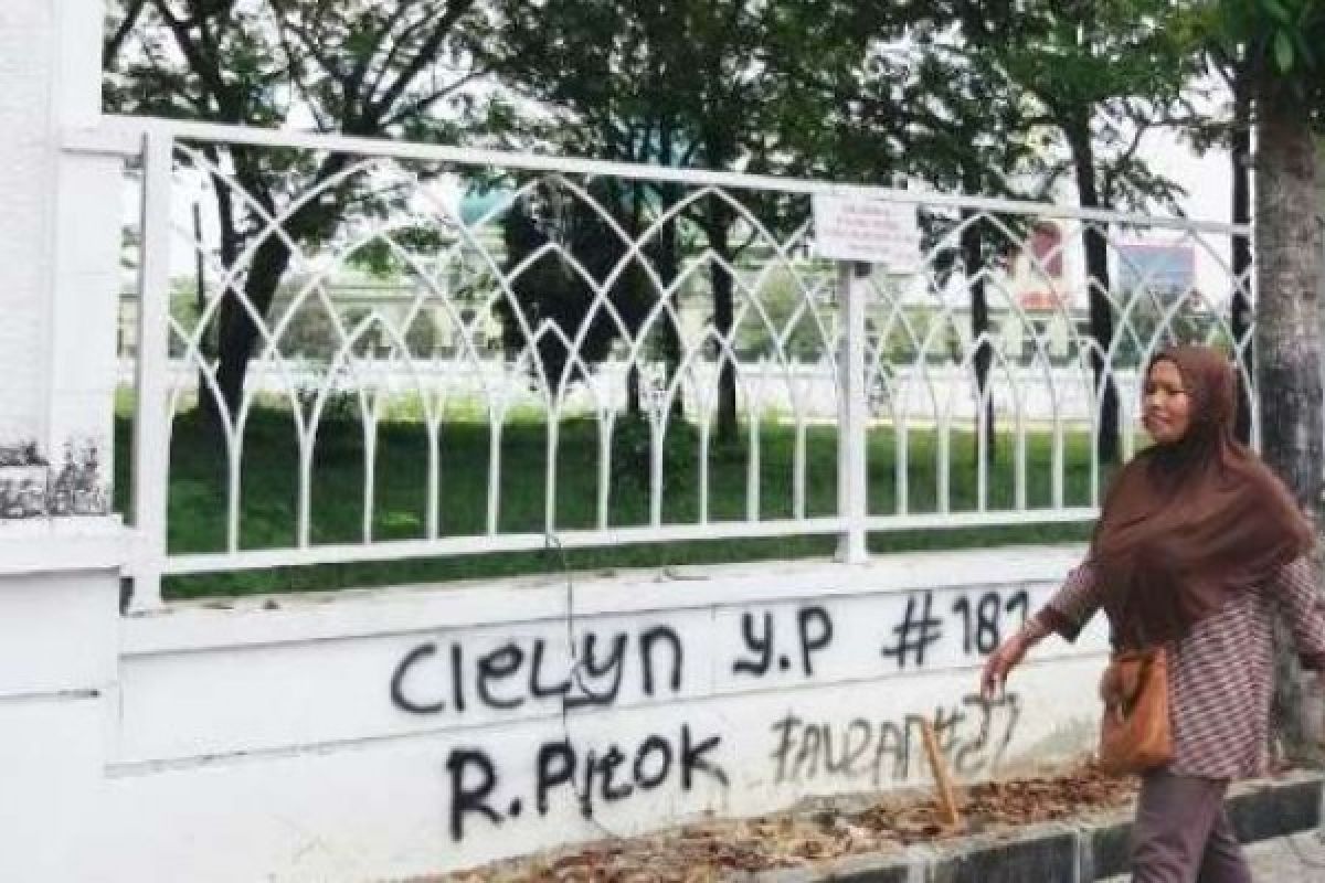 Masjid Agung An-Nur Pekanbaru Dicoret-coret, Tanggung Jawab Siapa?