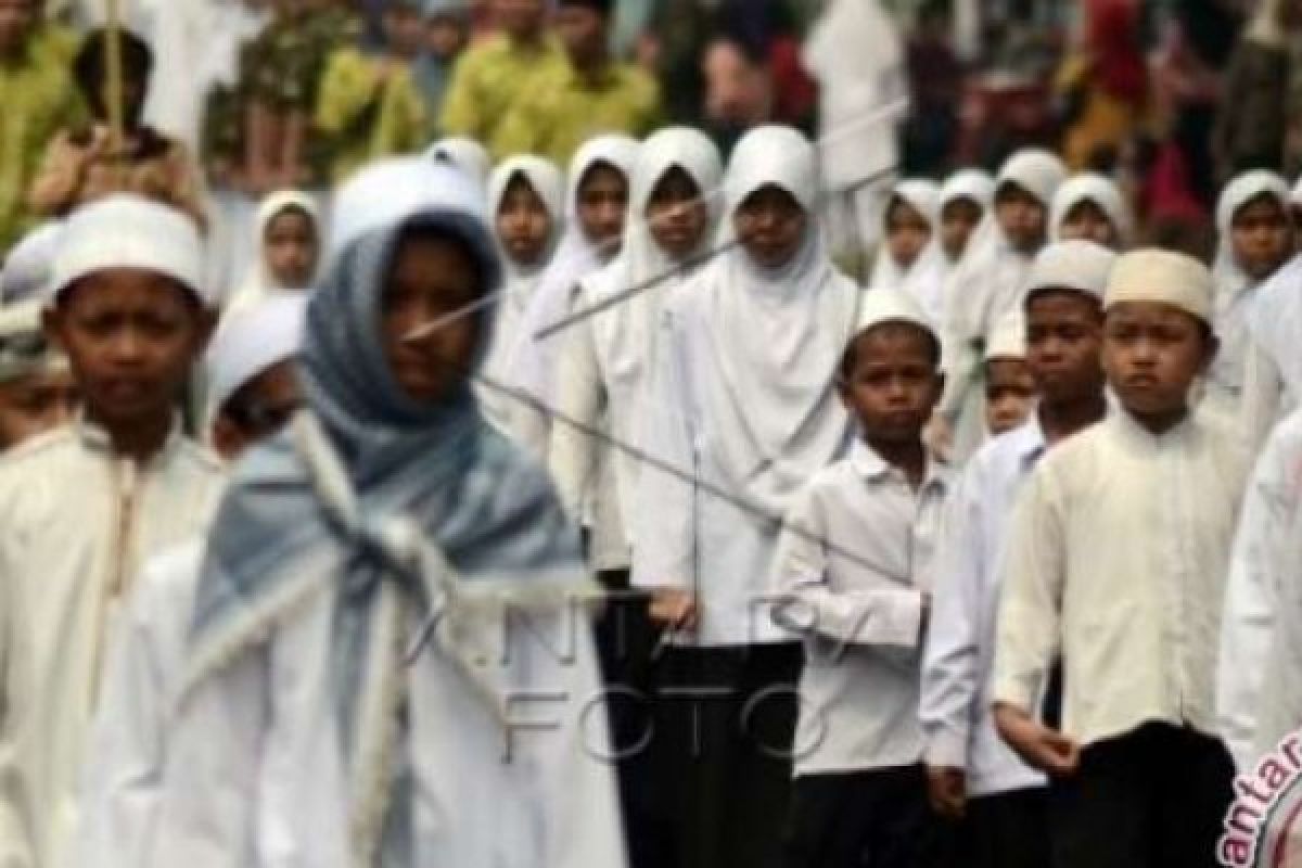 Penyambutan Tahun Baru Islam Dimeriahkan Pawai Taaruf Ribuan Pelajar Pekanbaru