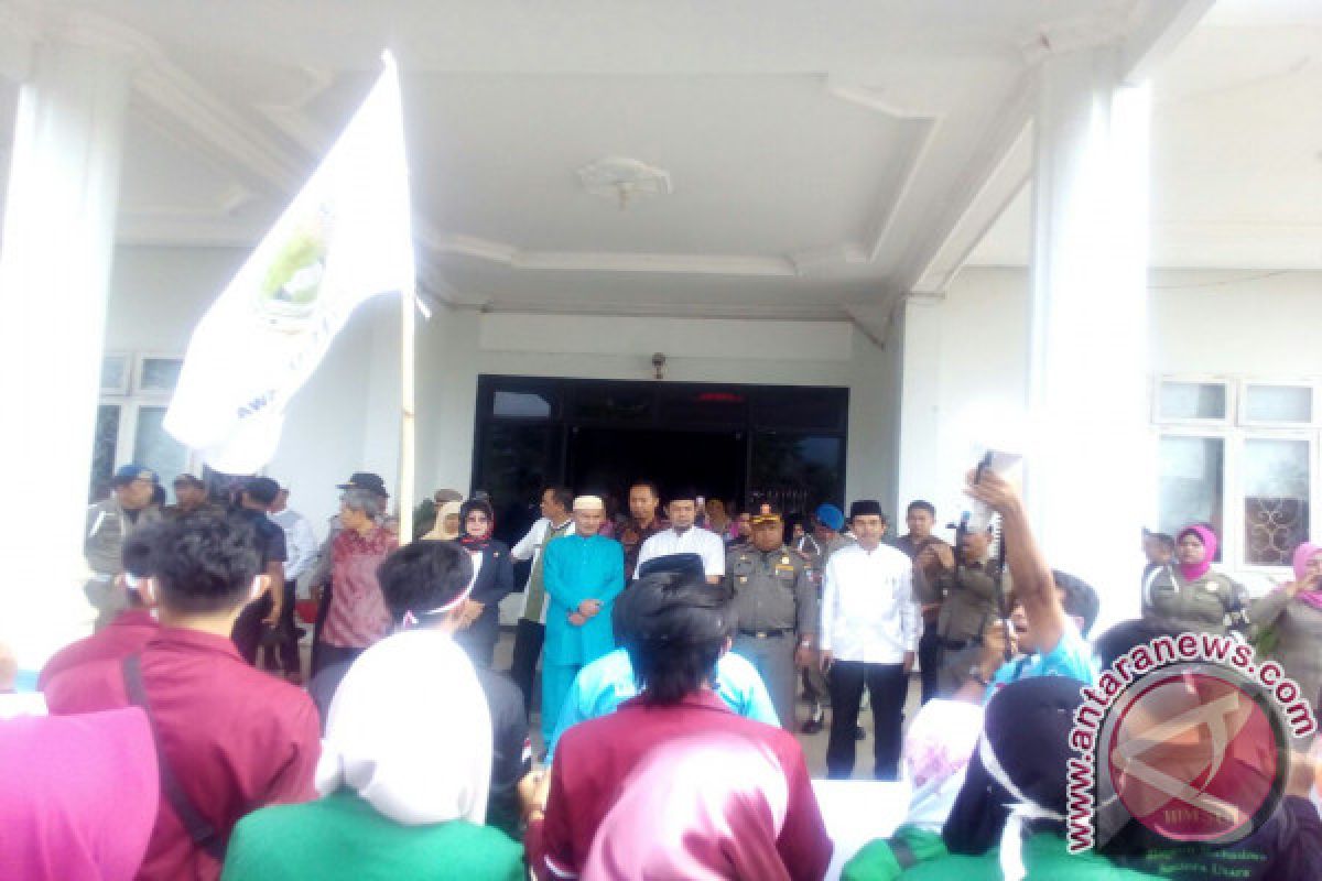 Aliansi Mahasiswa Dharmasraya Gelar Aksi Peduli Rohingnya 