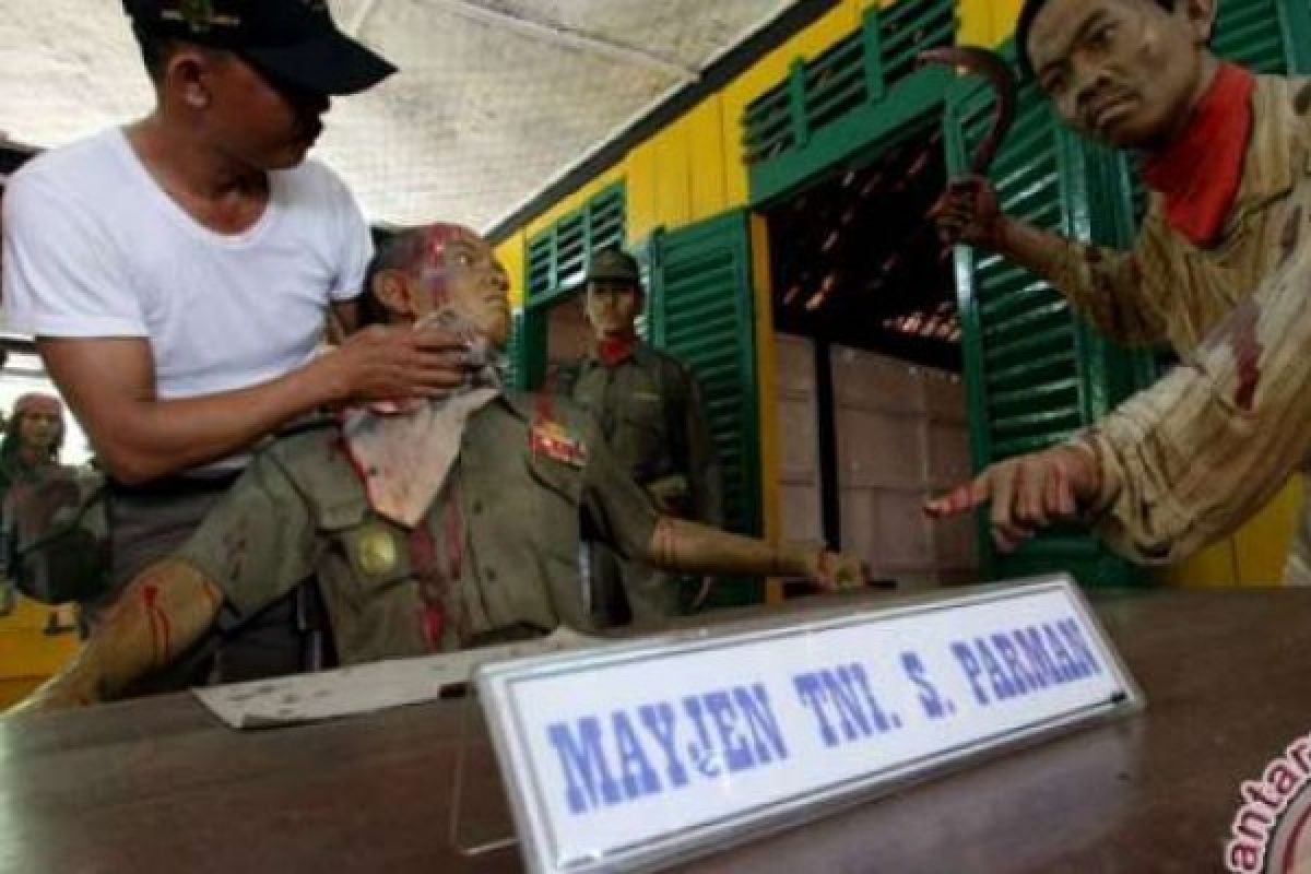 Wako Pekanbaru Ajak Masyarakat Menonton Film G30S/PkI