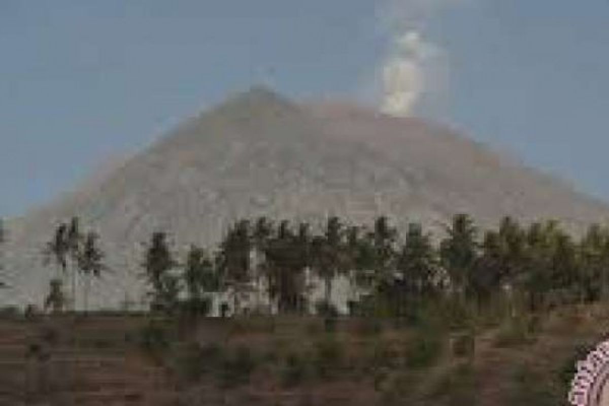  Juanda "Menyambut" Letusan Gunung Agung 