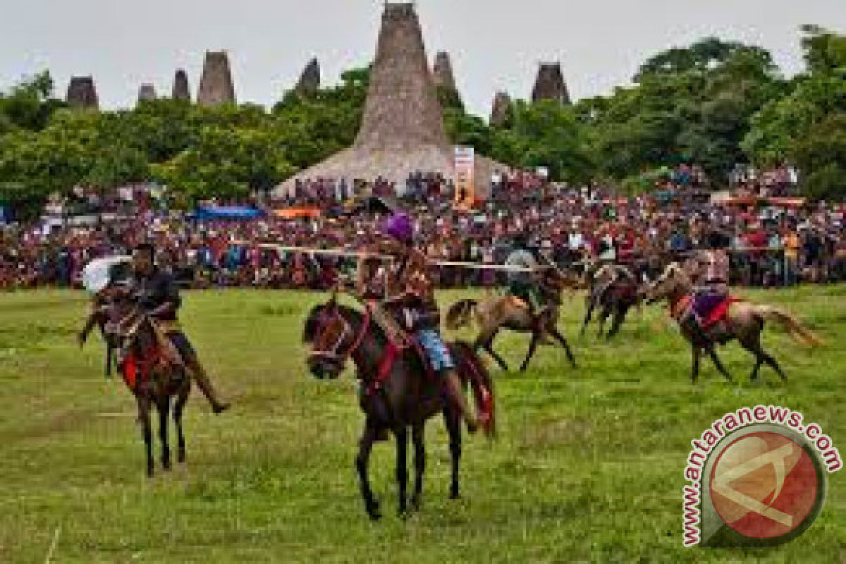 Sumba Bahas Pengembangan Pariwisata