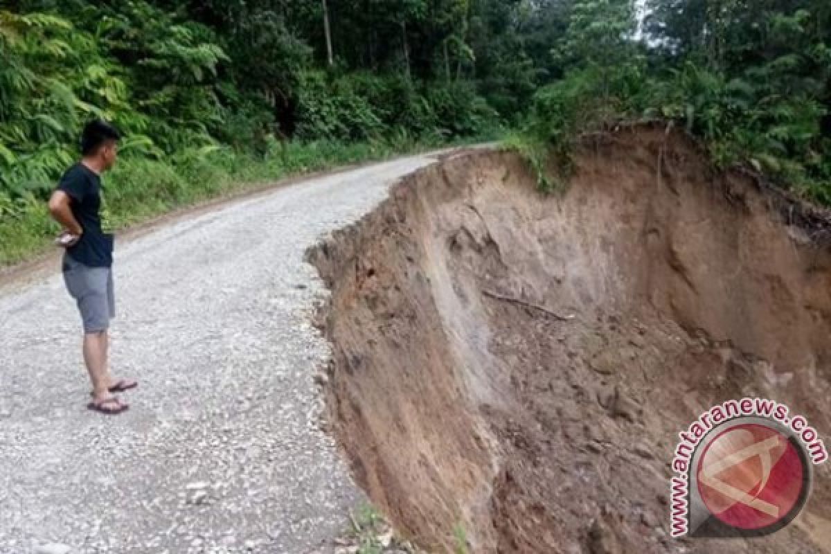 Jalan Longsor Silou Kahean Simalungun