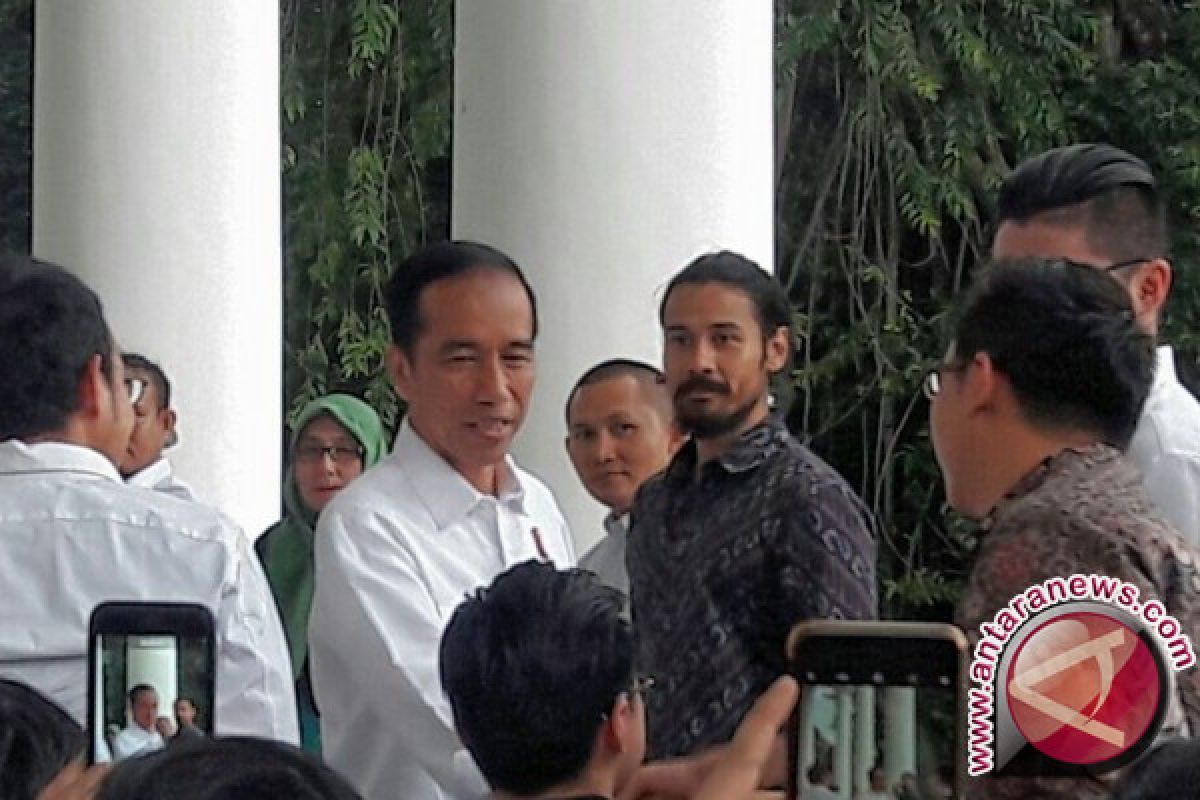 Presiden Jokowi dorong pemuda buka usaha