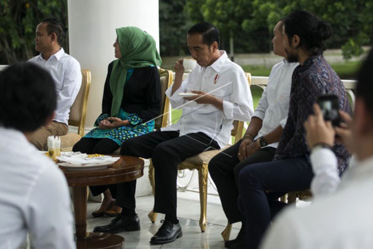 Presiden "Ngopi" Sore di Istana Bogor