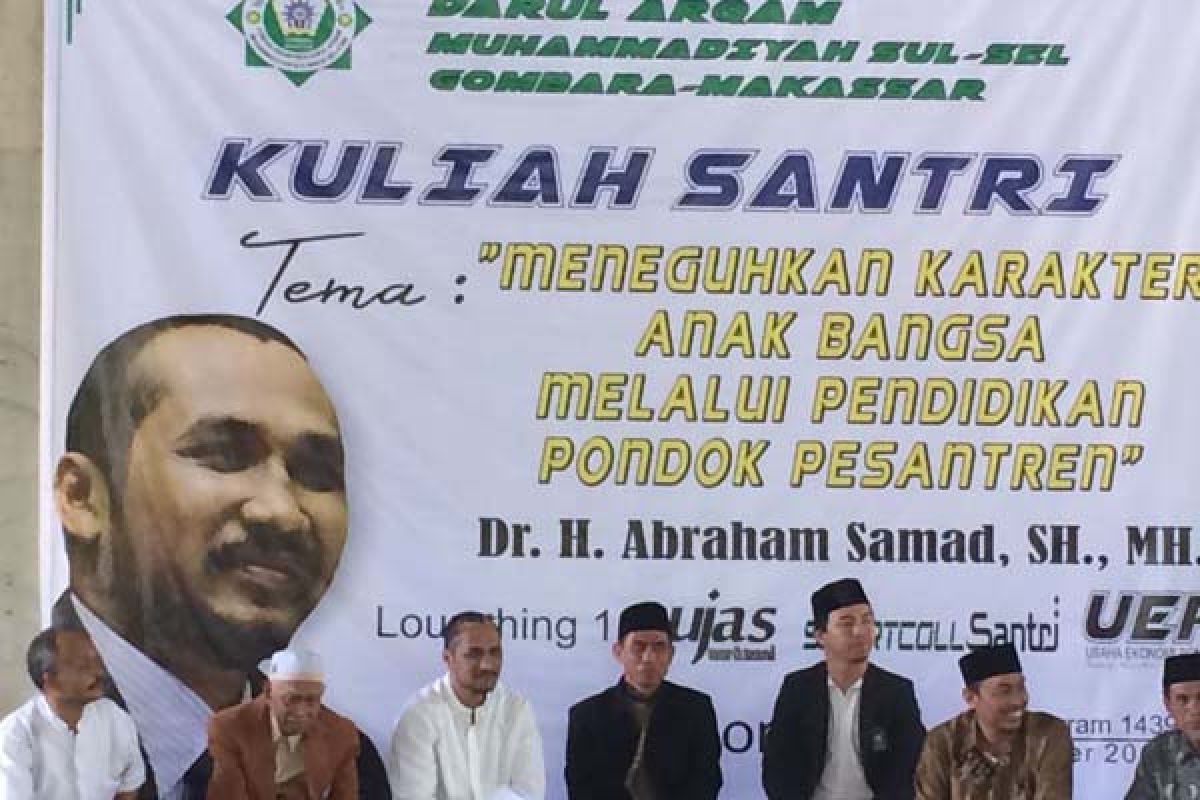 Abraham : Pendidikan Pesantren Ciptakan Generasi Anti Korupsi 