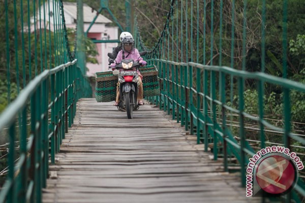 Bermanfaat nyata, Kementerian PUPR bangun 134 jembatan gantung pada 2018