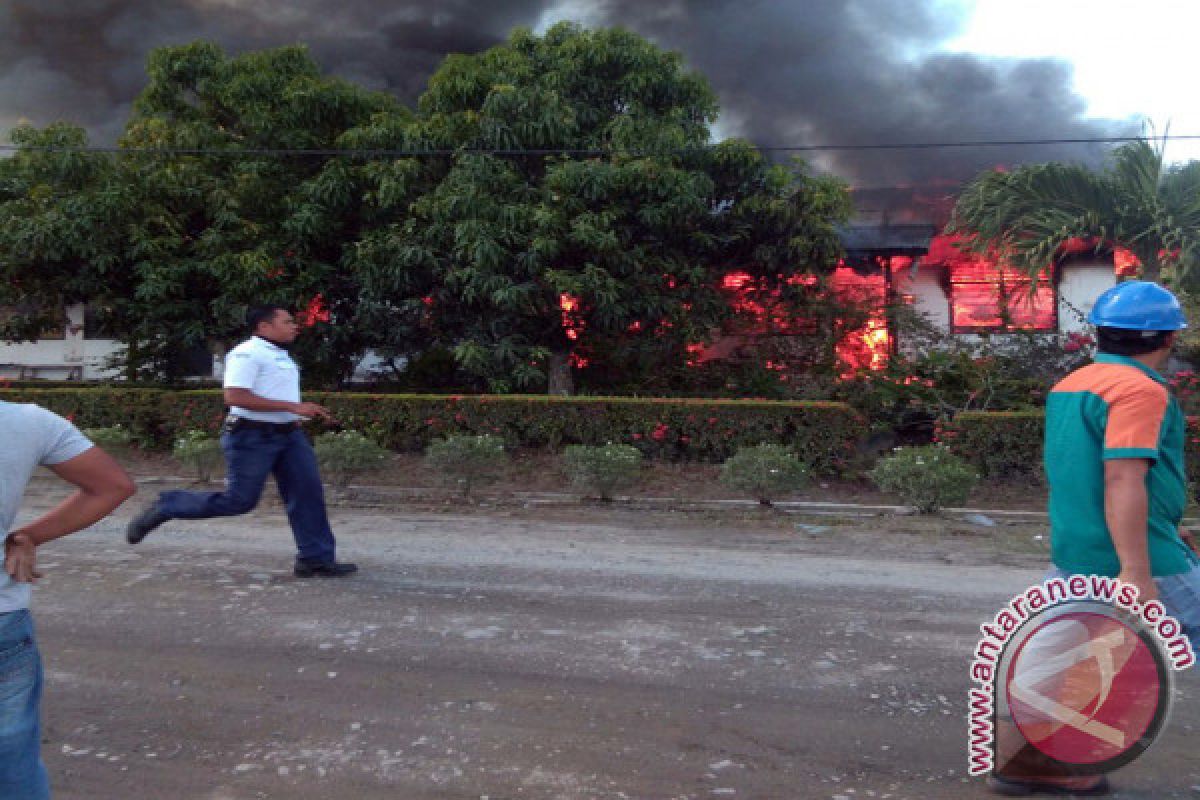 Enam Rumah Karyawan PT Gresindo Pasaman Barat Ludes Terbakar