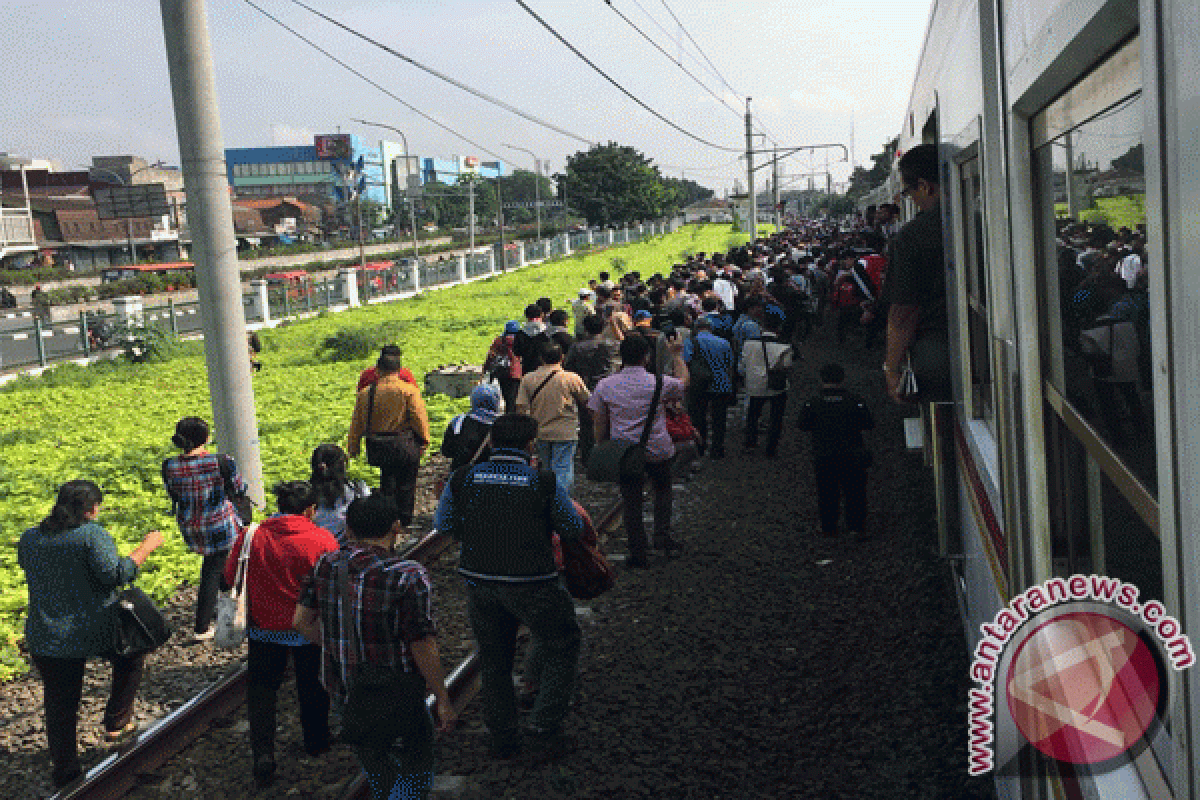 Kereta Dari Stasiun Bogor Hanya Sampai Manggarai