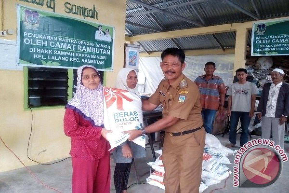 Beras Rastra Di Bayar Pakai Sampah