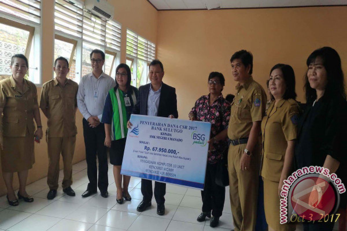 Bank SulutGo Serahkan CSR Pendidikan SMKN-4 Manado 