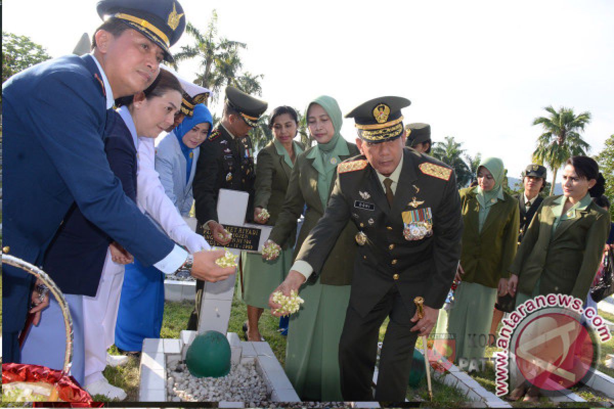 TNI Ziarah Nasional ke Makam Pahlawan Kapahaha