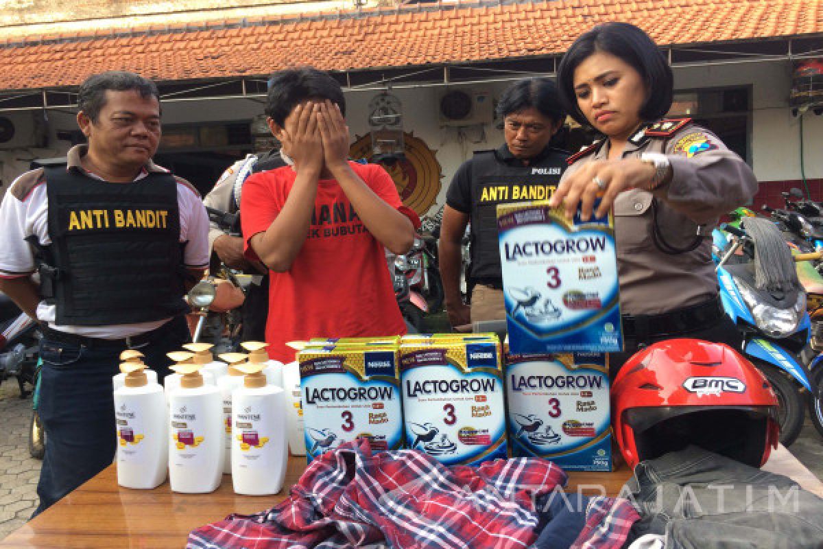 Polisi Tangkap Pencuri Susu di Surabaya Demi Bayinya