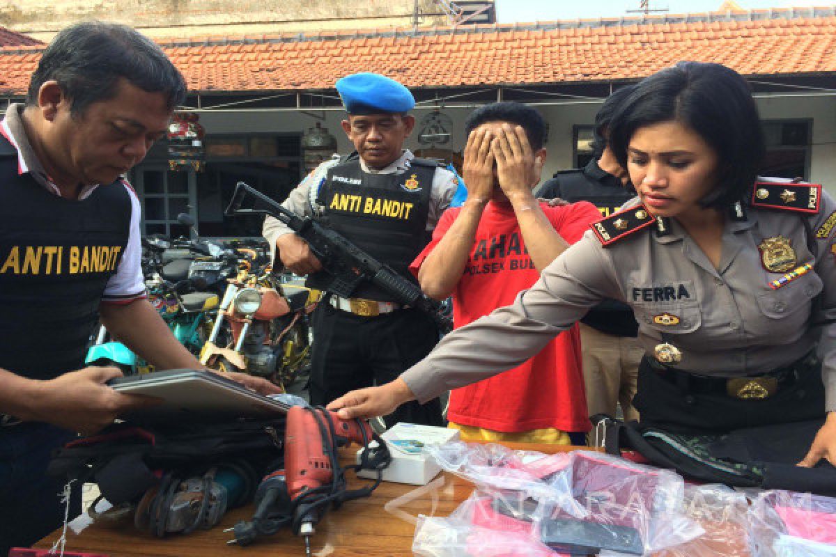 Polisi Bekuk Pembobol 12 Rumah di Surabaya