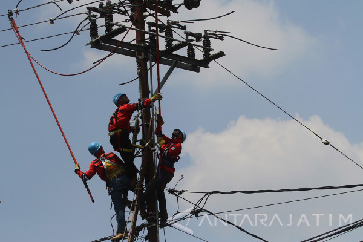 80 Dusun di Sampang Belum Tersambung Aliran Listrik