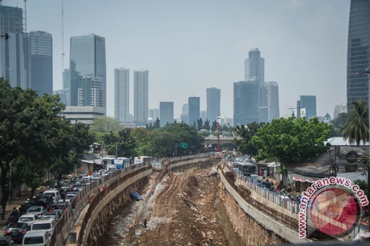 Gubernur Anies pantau pembangunan underpas Mampang-Kuningan