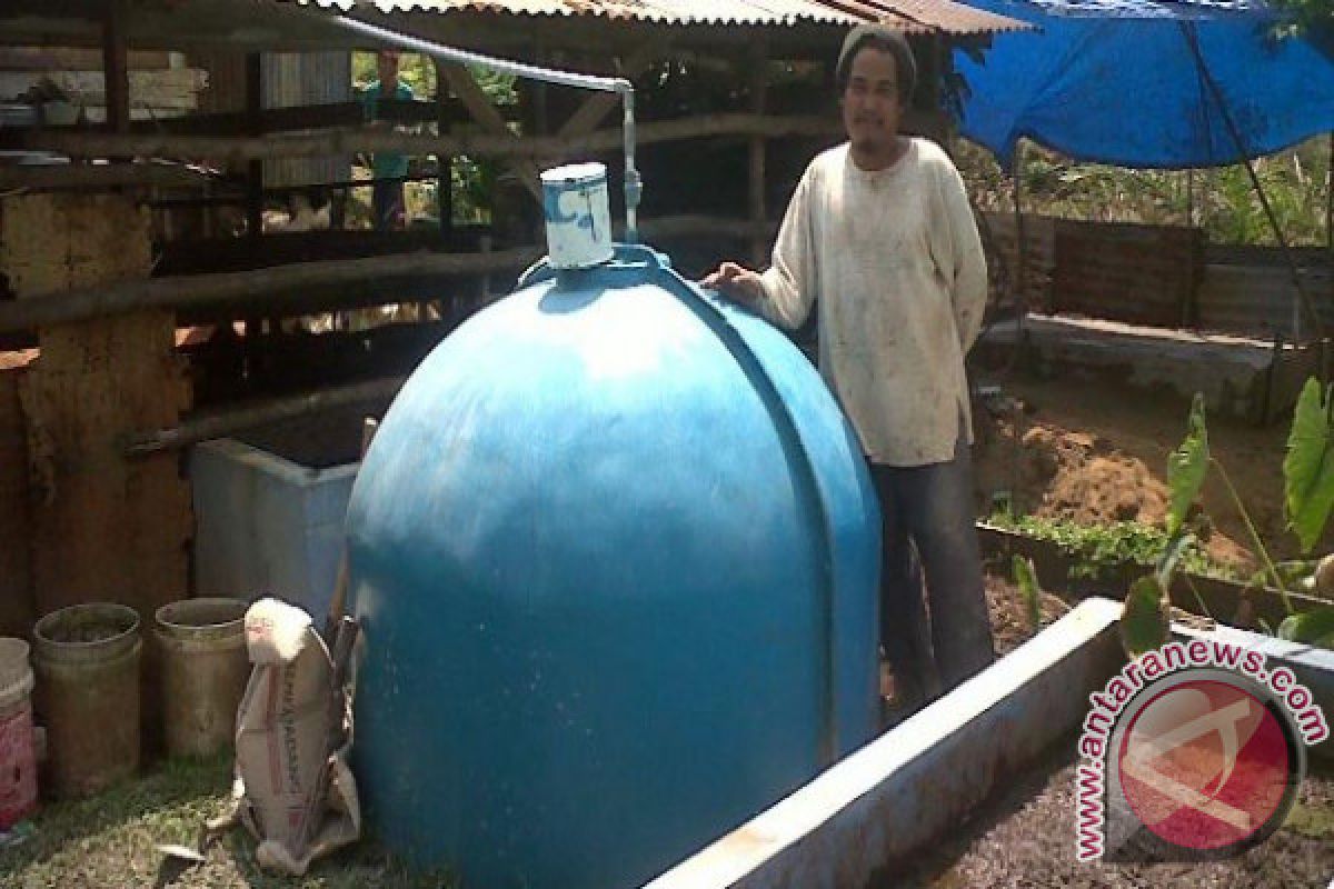 ICS Bina Kelompok Tani Solok Selatan Olah Kotoran Sapi Jadi Biogas