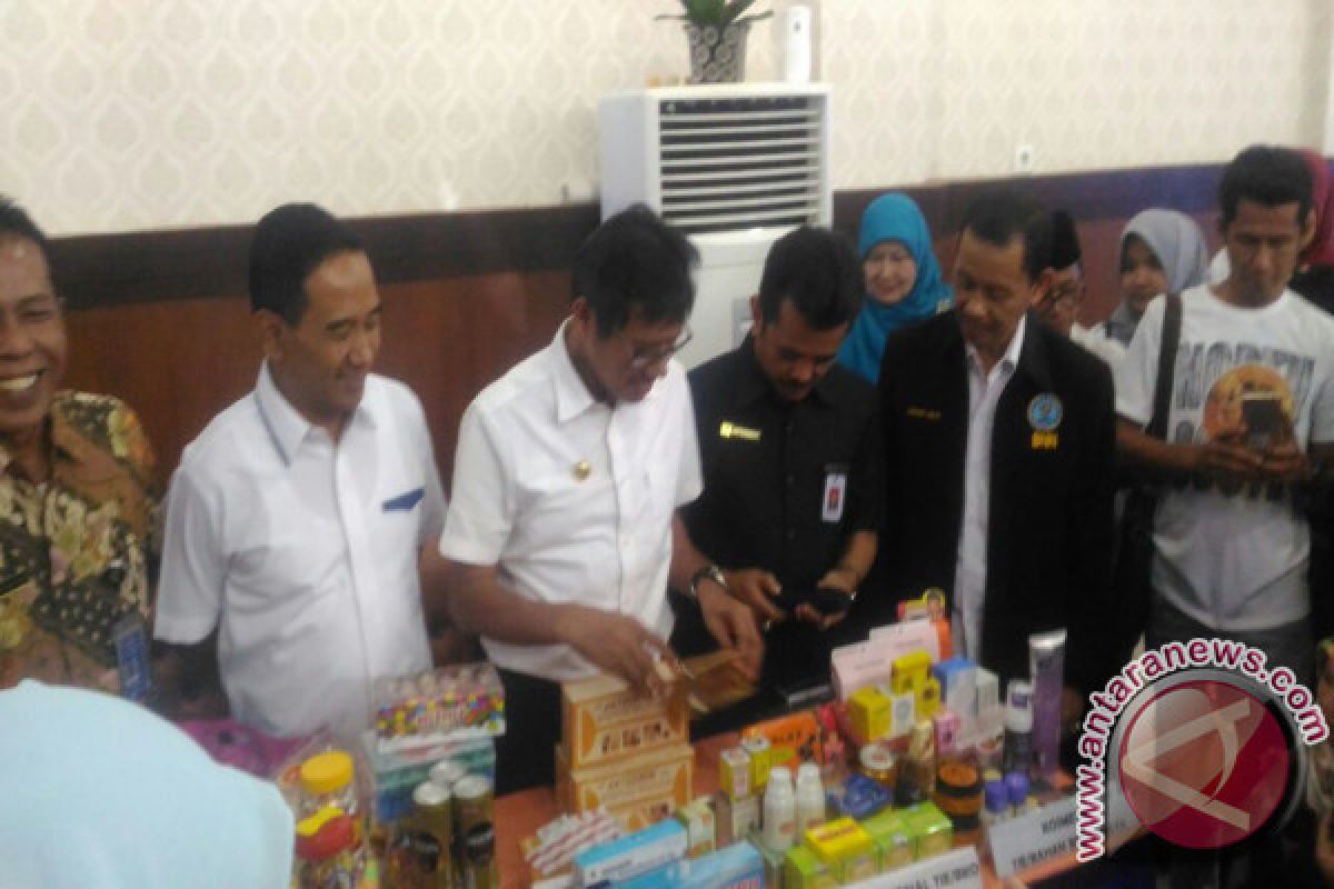 Petugas temukan beberapa makanan yang kedaluwarsa