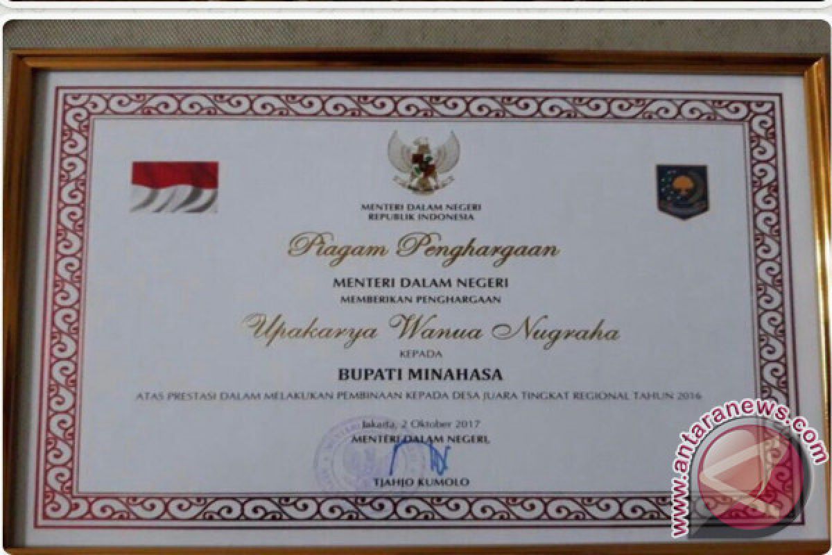 Bupati Sajow Raih Penghargaan Upakarya Wanua Nugraha