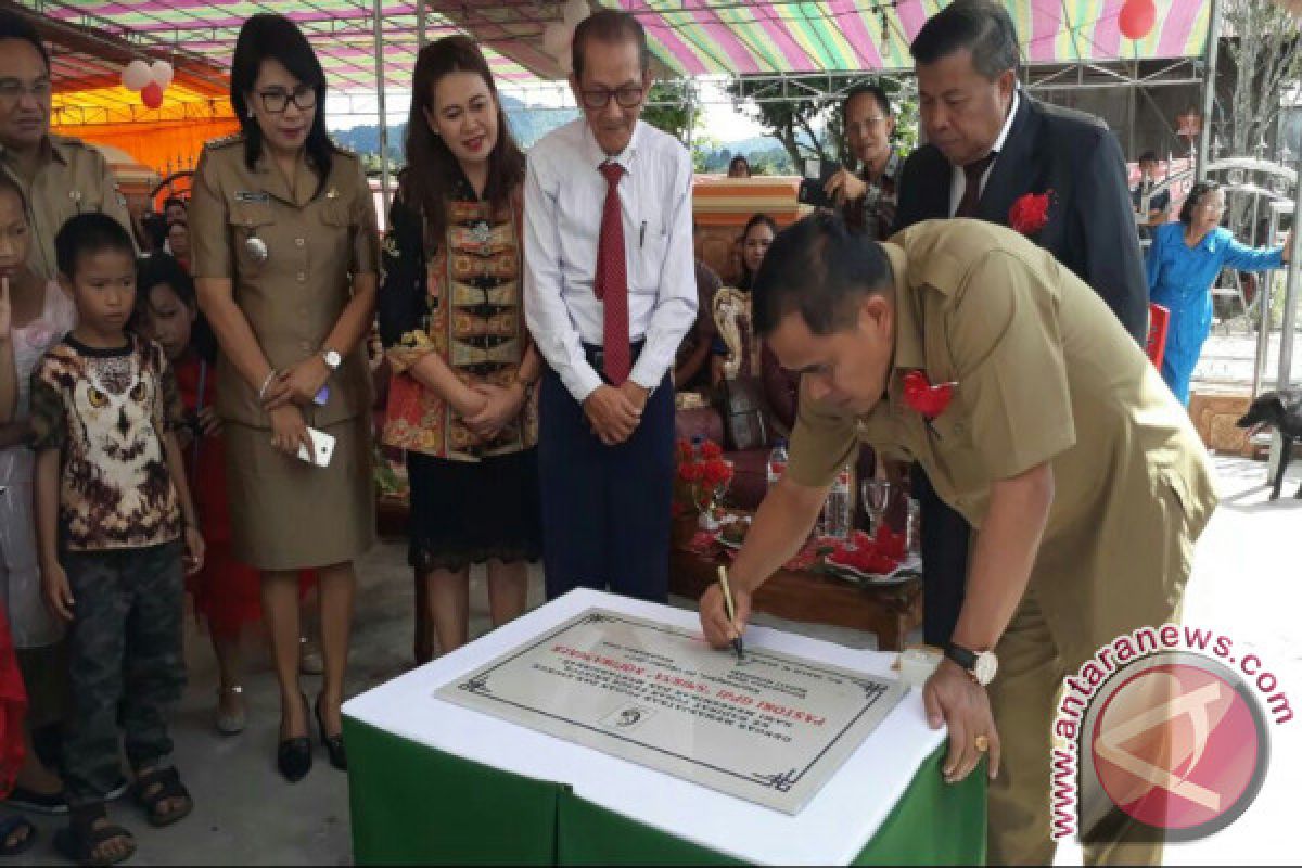 Sajow Didampingi Mumek Resmikan Pastori GPDI Jemaat Smirna Kopiwangker