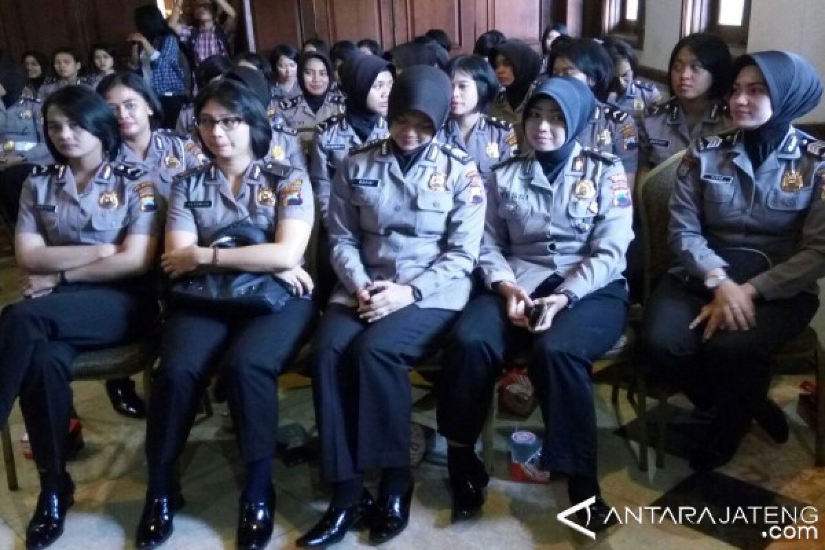 Puluhan Polwan Sambut Tamu Pernikahan Kahiyang-Bobby