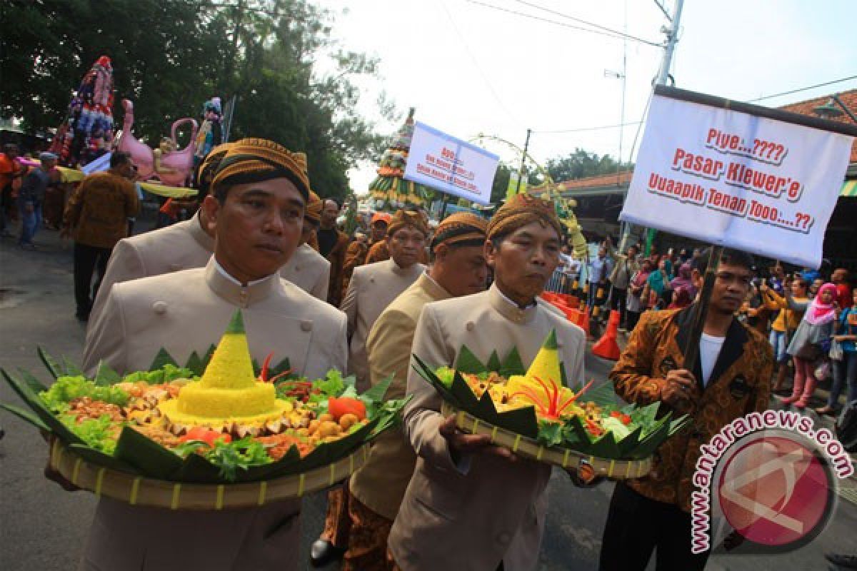 Wah! 30 Paguyuban Pedagang Yogyakarta Meriahkan Kirab Pasar