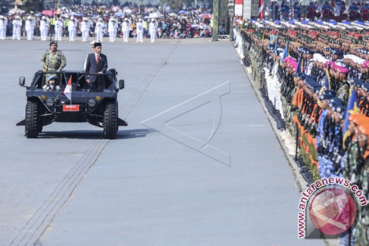Presiden Jokowi Hadiri Peringatan HUT TNI