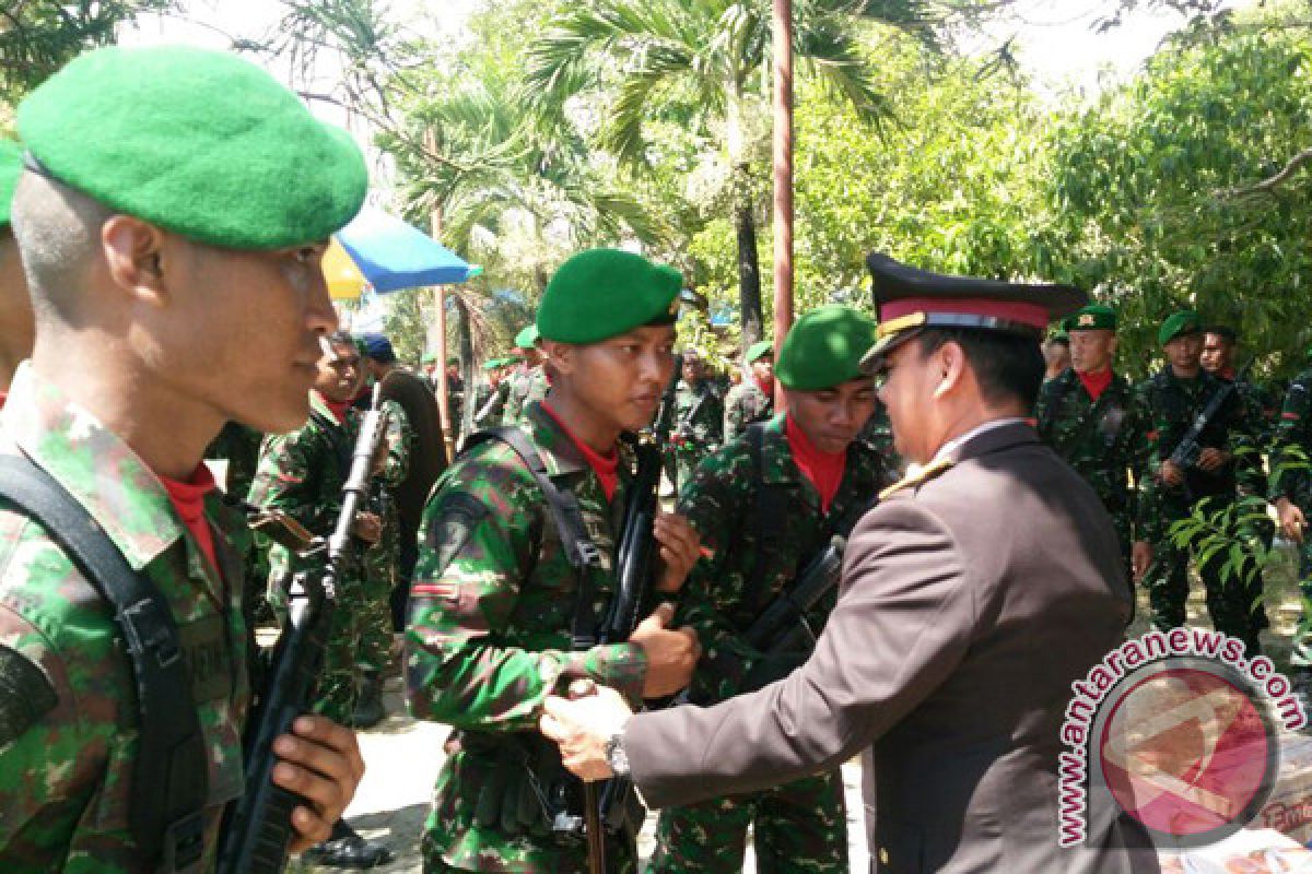 Kapolda Sultra Salami Prajurit TNI Usai Upacara