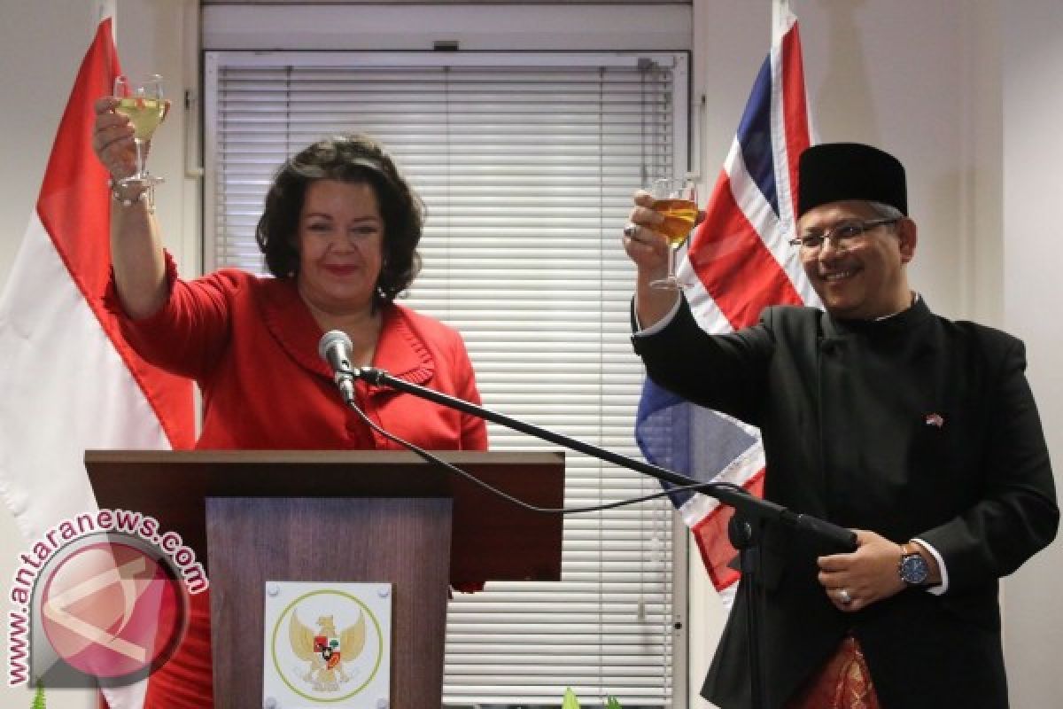 Resepsi diplomatik HUT RI dan TNI di London