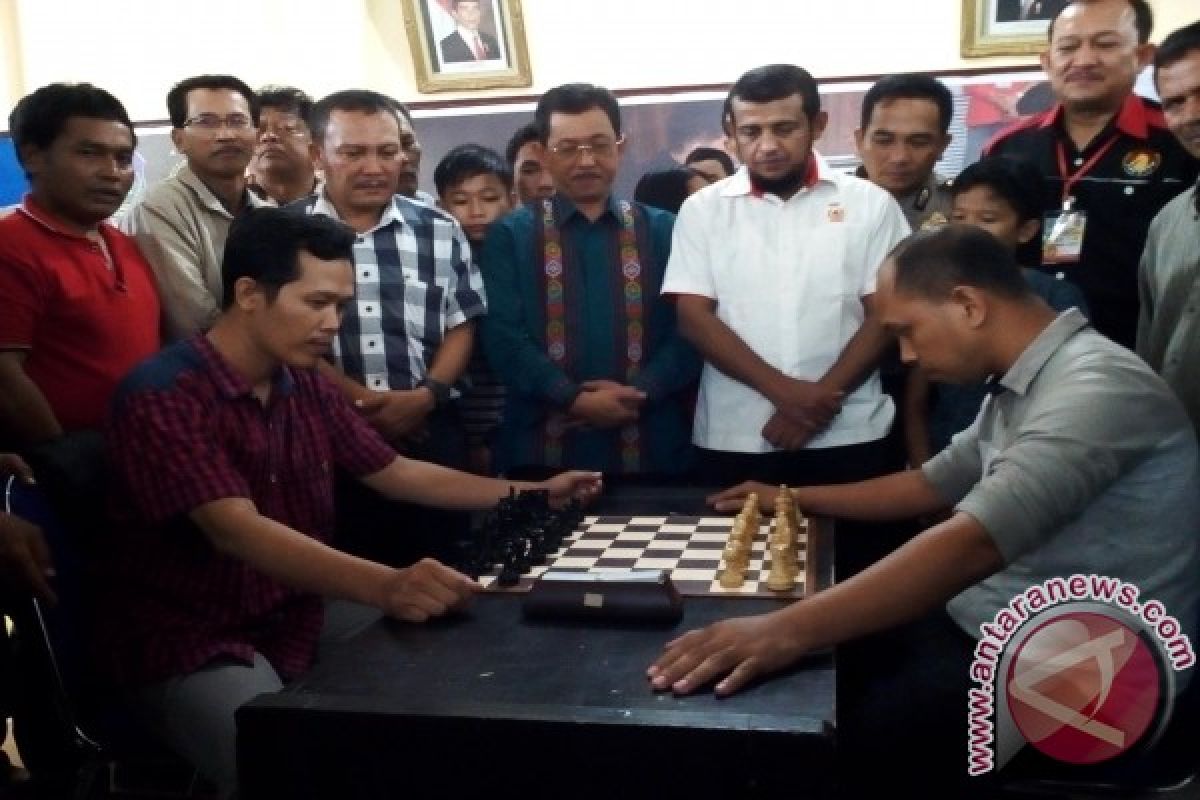  Edison Damanik  Juara Catur Piala Kajari  