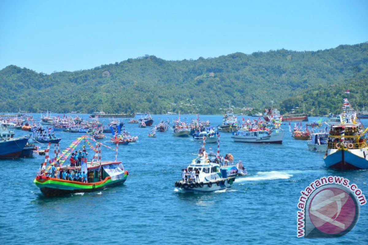 Lomban Buka Lomba Renang dan Sailing Pass rangkaian FPSL