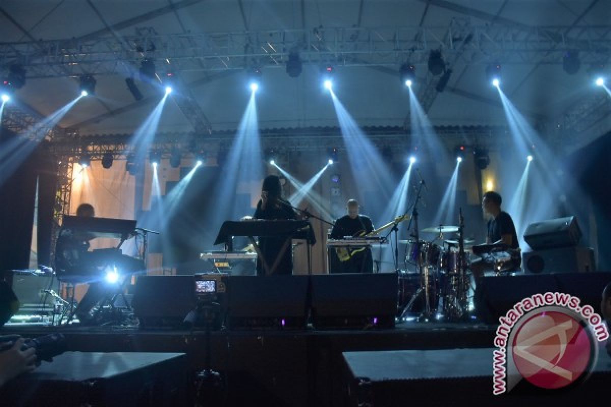 TTATW hanya butuh dua lagu sulut "amukan" di Synchronize Fest 2017