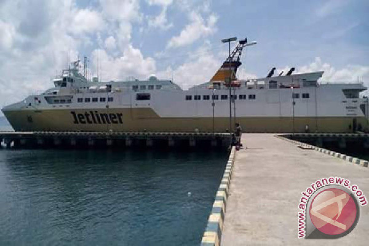 Arus transportasi kapal antarpulau di baubau meningkat