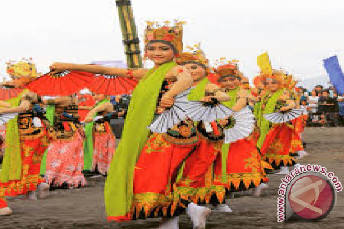 Festival Gandrung Sewu Tarik Ribuan Wisatawan