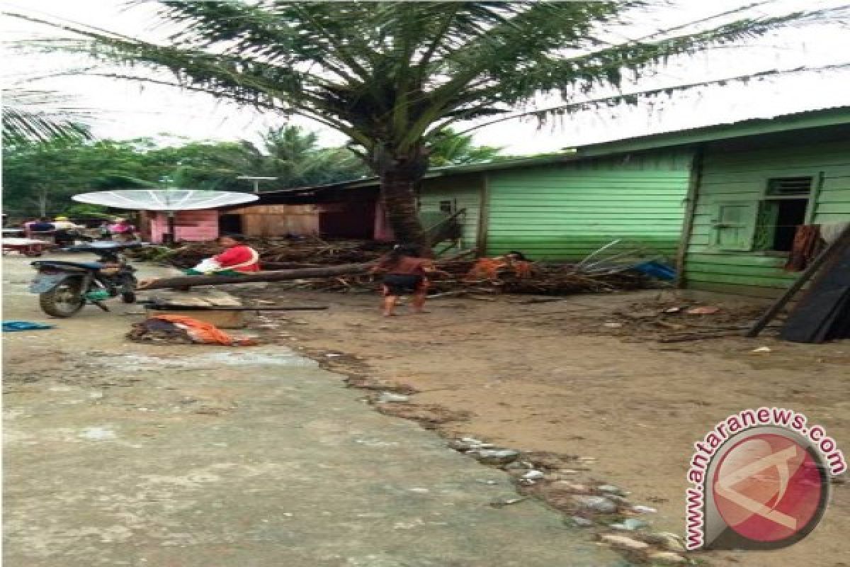 4 Desa Dimuara Batang Gadis Diterjang Banjir Bandang