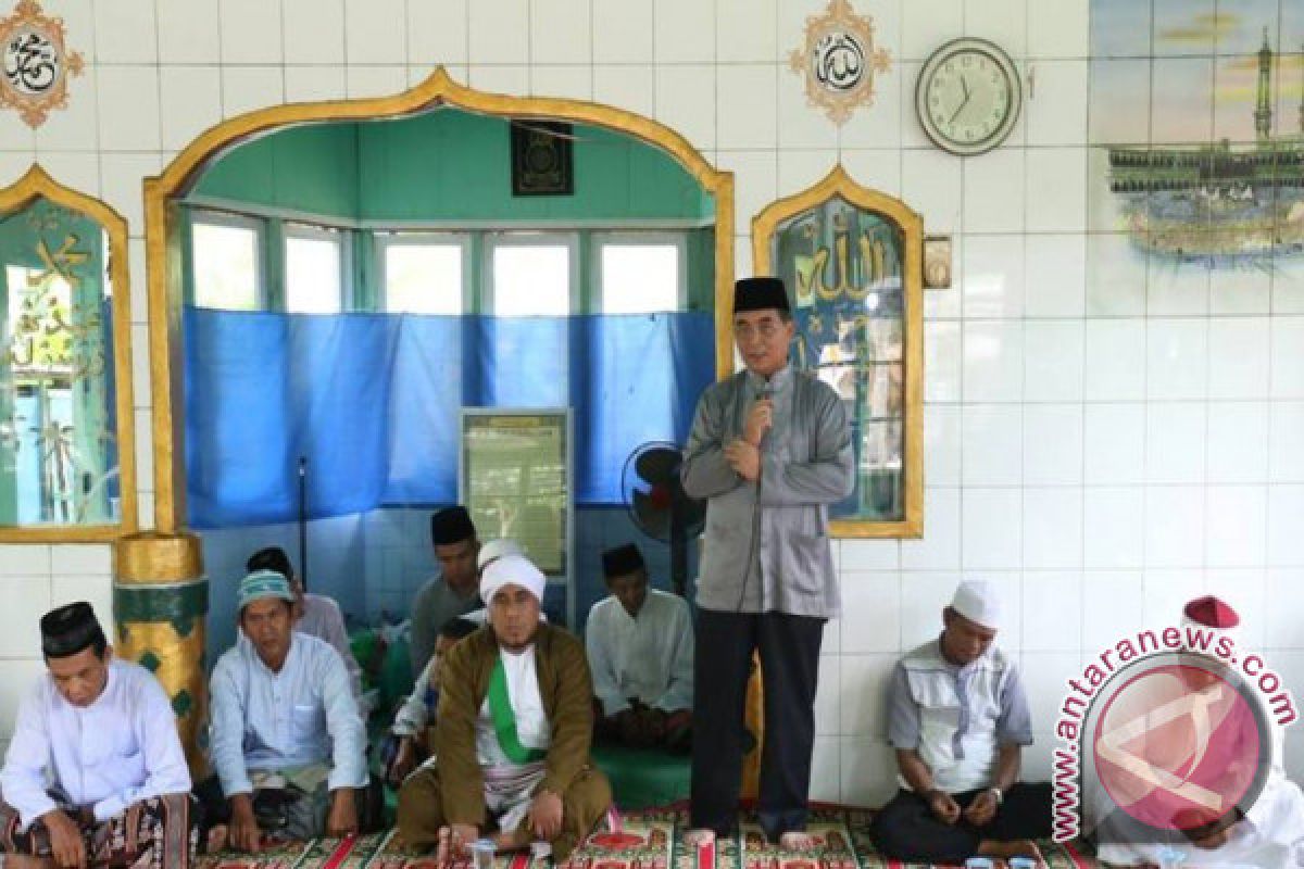 Warga HSS Salat Hajat Sebelum Tanam Padi