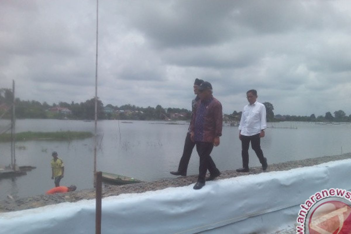 Menteri PUPR: keramba di Danau Sipin perlu ditata