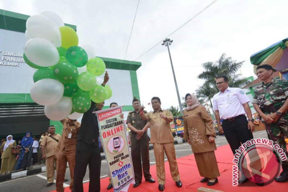 Tak Ingin Antre, Manfaatkan Layanan Daring RSUD Padang Panjang