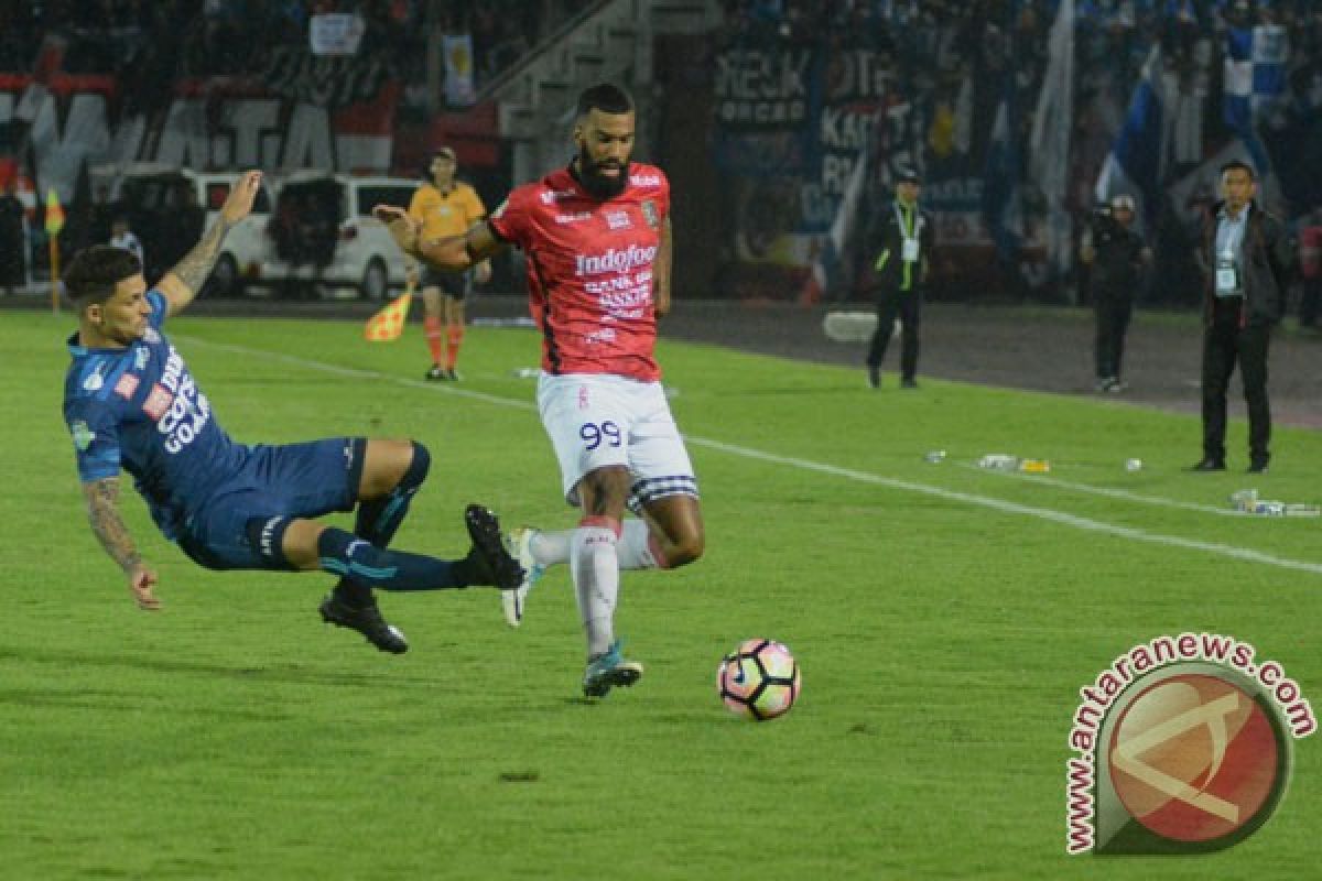 Bali United tumbangkan Arema 6-1