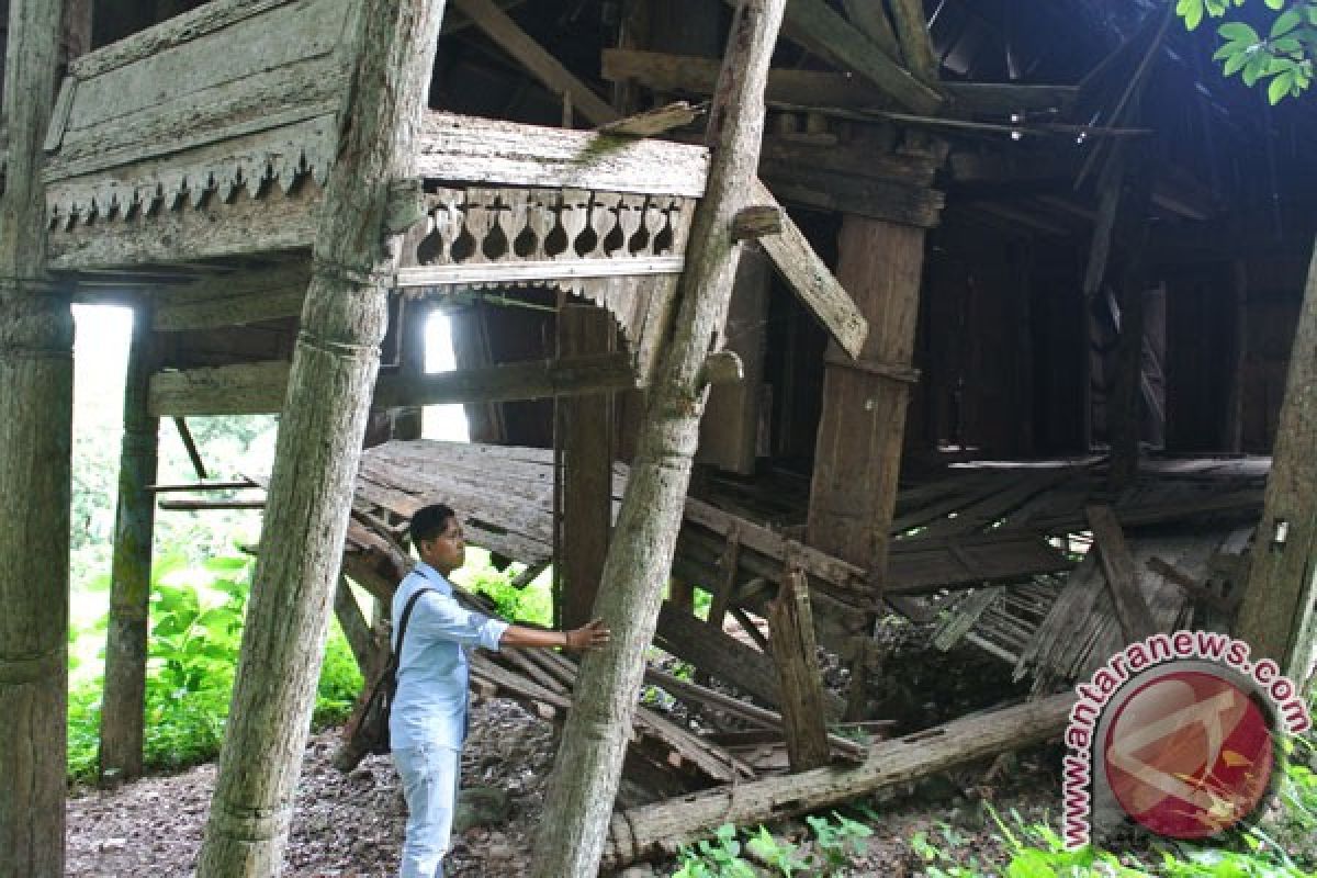 Restorasi "rumah gadang" ditender ulang